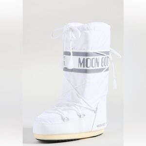 White icon nylon moon boots
